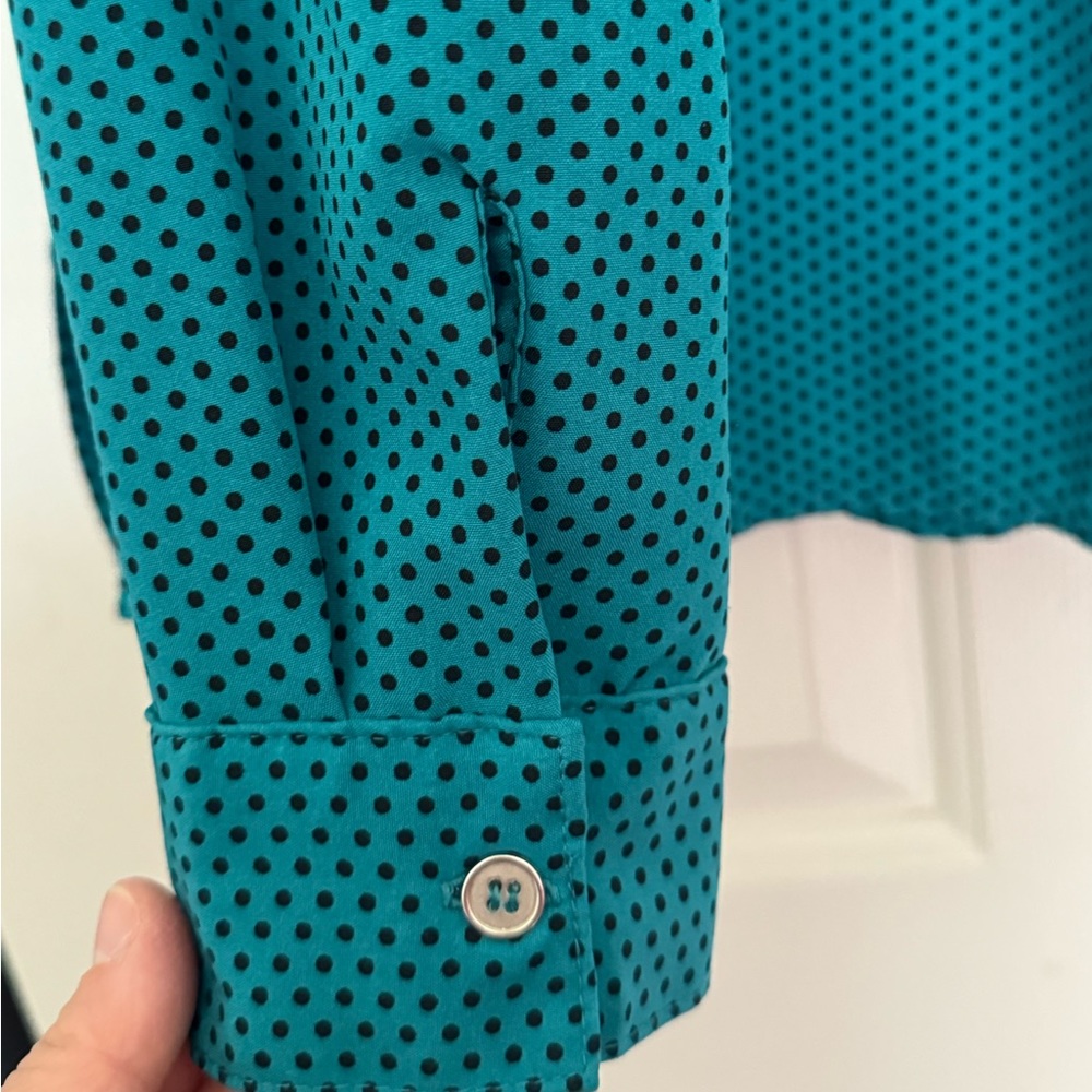 Women’s Button Down Shirt/ Size L/ Color Blue - Picture 5 of 7